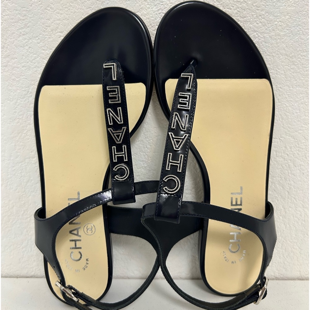 🔥 SOLD 🔥 Gorgeous brand new Chanel thongs I bought 10 years ago.Never worn.